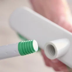 Balai droit poils rigide blanc L.28 x l.5cm