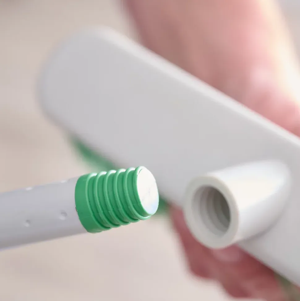 Balai droit poils rigide blanc L.28 x l.5cm