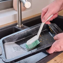 Brosse à vaisselle poils rigides blanc l.6cm