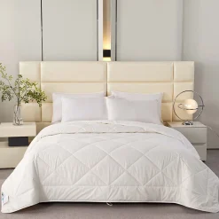 Couette en laine biologique épaisse, 200 x 200 cm - HOMESCAPES