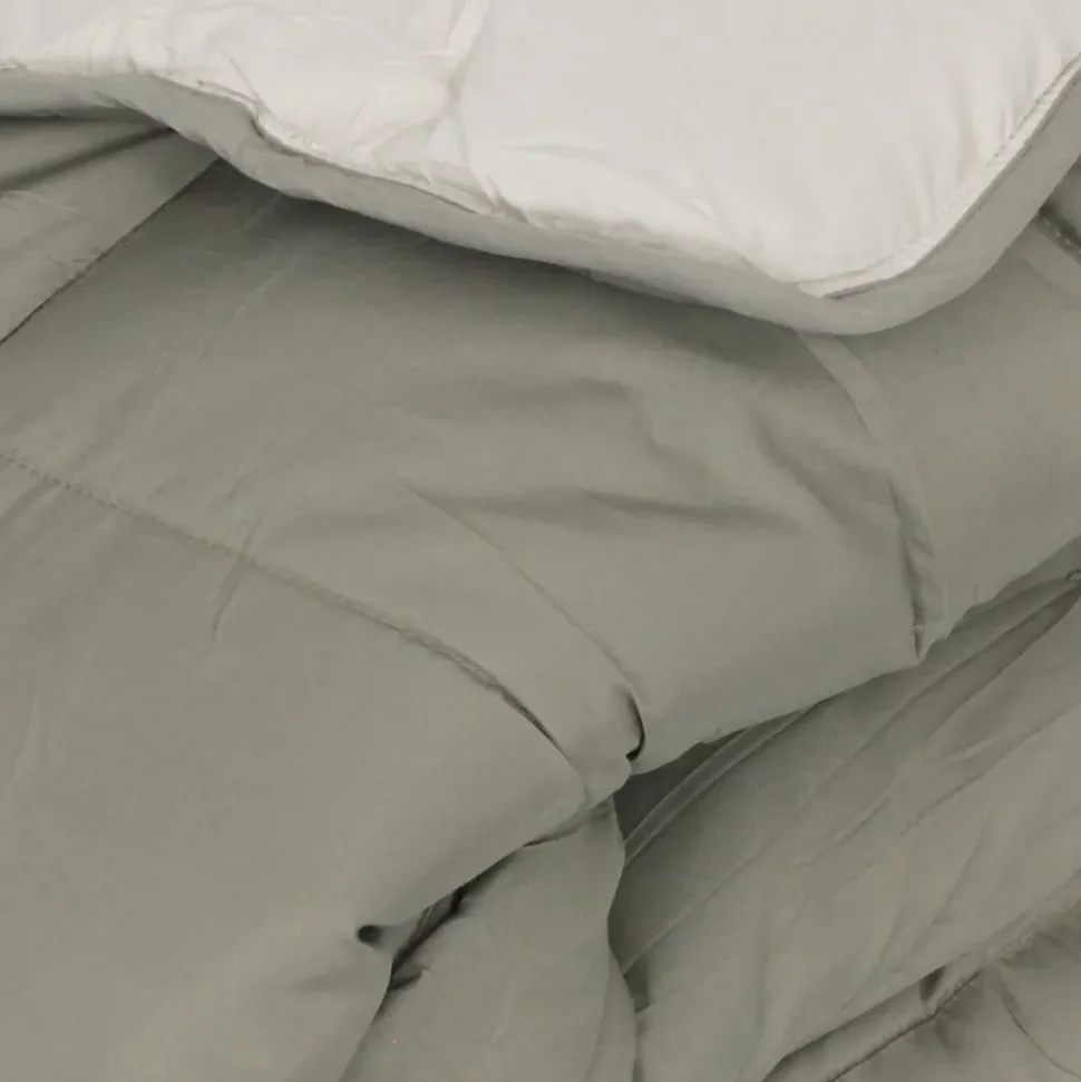 Couette hiver 260x240 cm COCOON BICOLORE Taupe/Lin garnissage fibre polyester 400g/m2