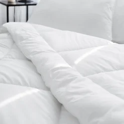 Couette été 200x200 cm CASTOR garnissage fibre polyester 200g/m2