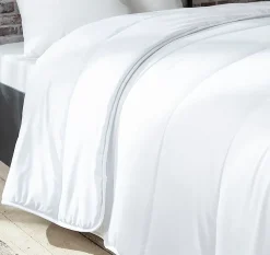 Couette tempérée 220 x 240 cm polyester microfibre blanc 300g/m²