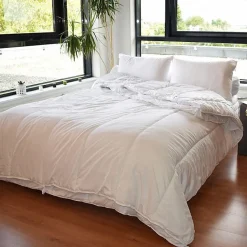 Couette toutes saisons microfibre 140 x 200 cm pour lit 1 place 90 x 190 cm