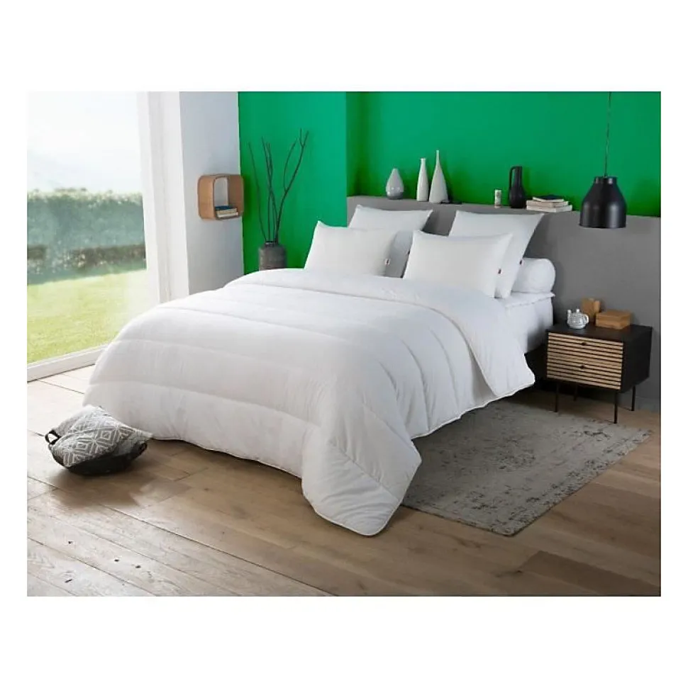 Couette Victoria 220x240 cm - DODO - temperée - garnissage 100% Polyester - 2 personnes - blanc