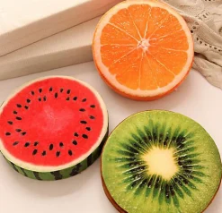 COUSSIN EN PELUCHE TUTUMI PINEAPPLE YELLOW