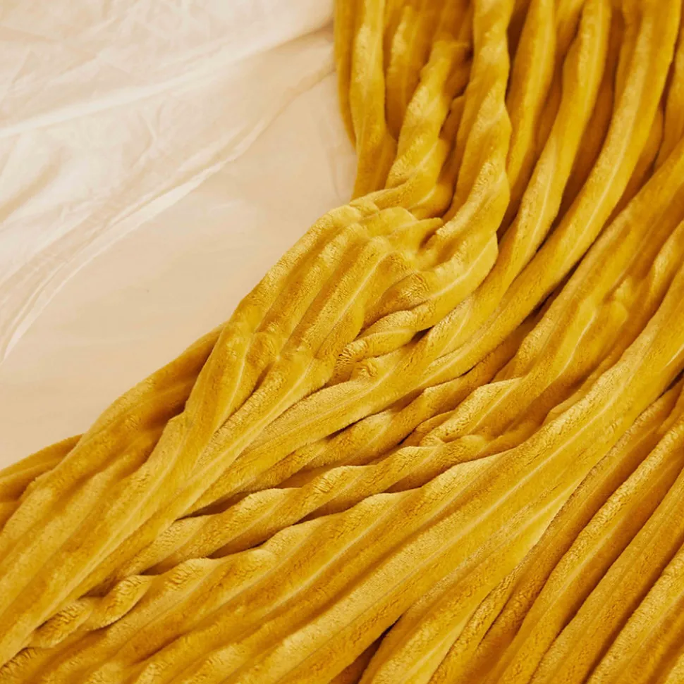 Couverture 100% polyester 180x240 cm microvelours DOLCE jaune miel