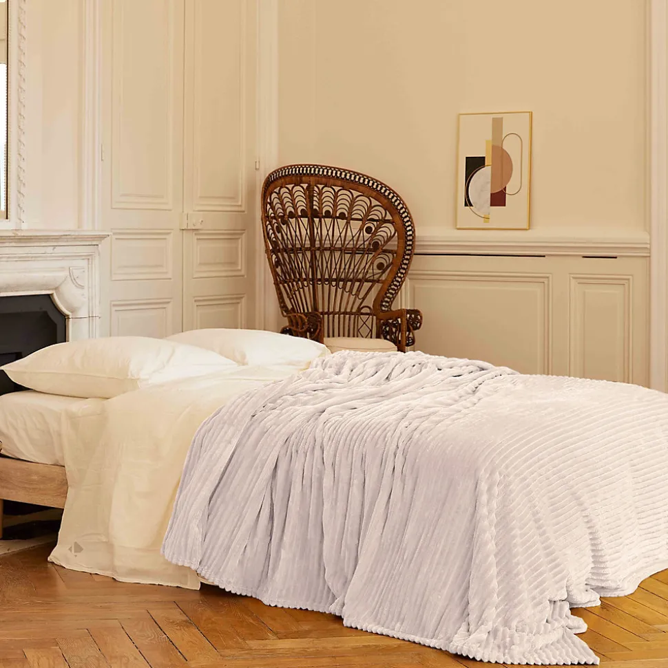 Couverture 100% polyester 240x260 cm microvelours DOLCE beige ivoire