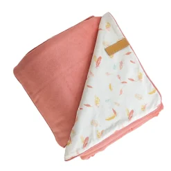 Couverture double face petites plumes (75x100 cm - Rose Blush)