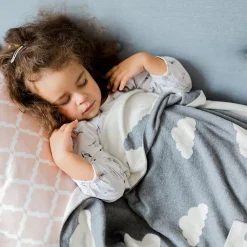 Couverture enfant nuages 100 x 80 cm