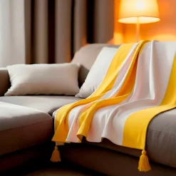 Couverture plaid 100% coton jaune avec pompons 130x170cm SLAVANN - SACASA