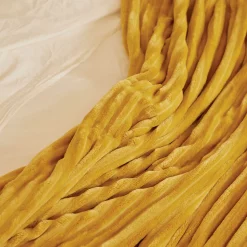 Couverture polaire - - Effet côtelé 3D (240x260 cm - Jaune)