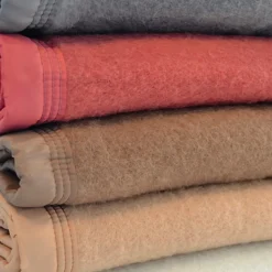 Couverture pure laine vierge Woolmark 500g/m² VOLTA 180x240 cm Rouge Bois de rose