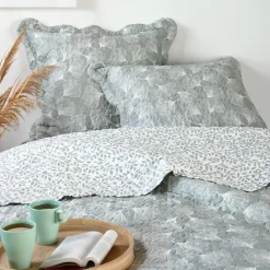 Couvre lit boutis réversible 240x220 avec 2 taies NOVA