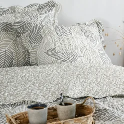 Couvre lit boutis réversible 260x240 avec 2 taies d'oreiller