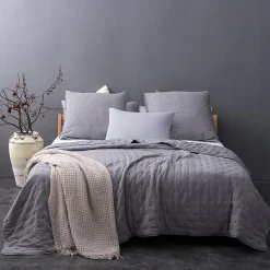Couvre lit matelassé et moelleux (230x250 cm - Gris clair)