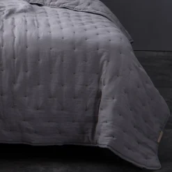 Couvre lit matelassé et moelleux (180x240 cm - Gris clair)