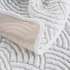 Couvre-lit 2 personnes matelassé 220x240 + 2 housses de coussins