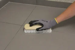 Décapant Résidus de Ciment 1L - Nettoyant Puissant Ciment et Laitance - Usage Intérieur/Extérieur sur Sols, Murs et Façades