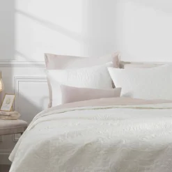 Dessus de lit 240x260 + 2 taies Arabesque Ivoire.