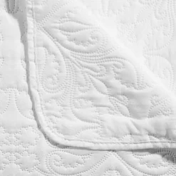 Dessus de lit 240x260 + 2 taies Arabesque Ivoire.