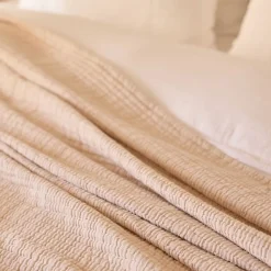 Dessus de lit 230x250 cm en coton lavé SEVILLE blanc latte