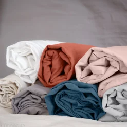 Drap housse uni 140x190 cm MILA polyester micro lavée rouge terracotta