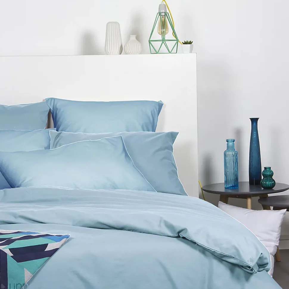 Drap housse 160x200 cm en 100% polyester microfibre LAGO bleu ciel bonnet 25 cm