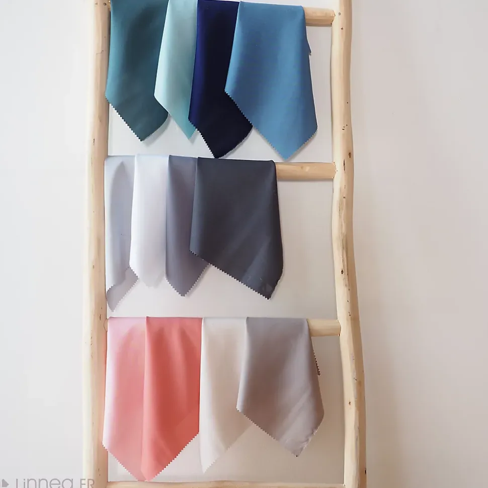 Drap housse 160x200 cm en 100% polyester microfibre LAGO bleu ciel bonnet 25 cm