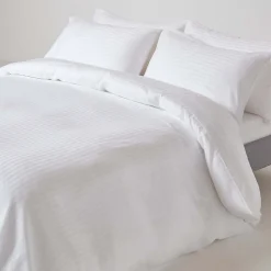 Drap plat satin rayé en coton égyptien 330 fils blanc, 270x300 cm - HOMESCAPES
