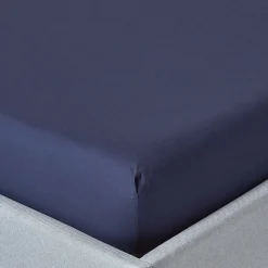 Drap-housse uni 140 x 190 cm 100 % coton égyptien 200 fils coloris bleu marine - HOMESCAPES