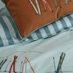 Housse de couette brodée 140x200 cm en percale de coton PASSE MONTAGNE bleu givré