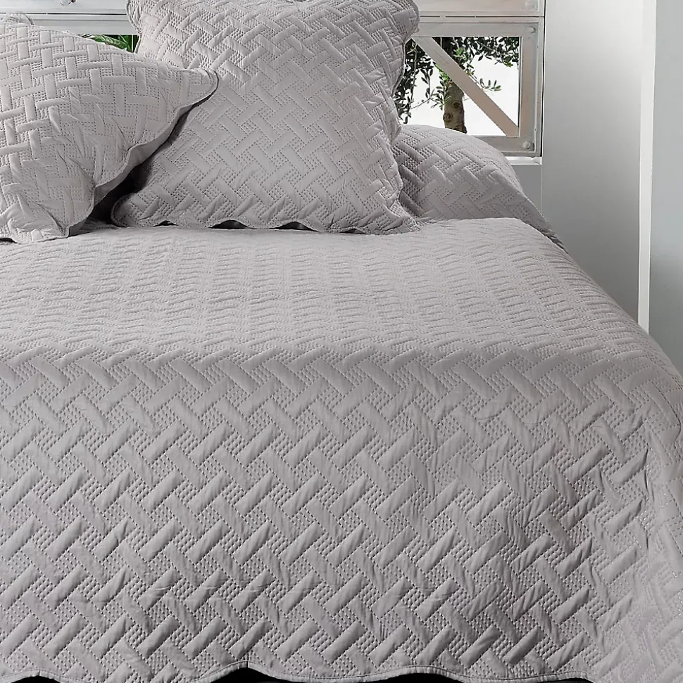 Jeté de lit aux formes géométriques surpiquées (250x260 cm - Gris clair)
