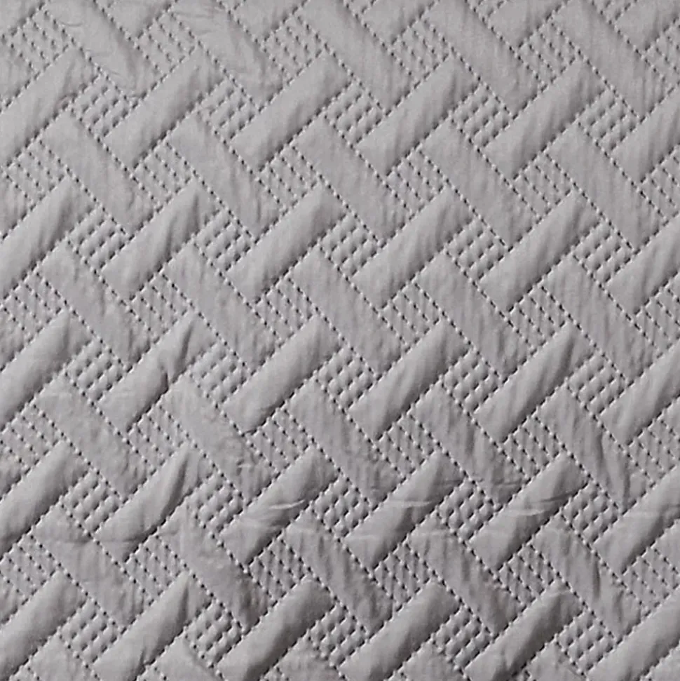 Jeté de lit aux formes géométriques surpiquées (250x260 cm - Gris clair)