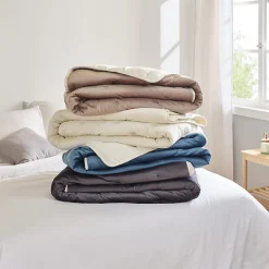 Jeté de lit réversible en velours et microfibre (150x200 cm - Taupe)