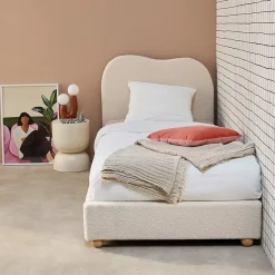 Lit avec sommier à lattes et tête de lit. blanc finition bouclette. L204 x P98 x H96.5cm