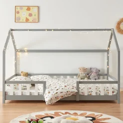 Lit cabane Sisimiut avec matelas 120 x 200 cm gris clair / blanc en.casa