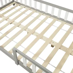 Lit cabane Sisimiut avec matelas 120 x 200 cm gris clair / blanc en.casa