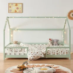 Lit cabane Sisimiut avec matelas 120 x 200 cm vert menthe / blanc en.casa