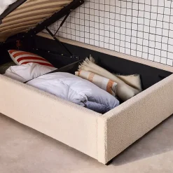 Lit coffre avec sommier à lattes et tête de lit. finition bouclette. nude. L 206 x P 104 x H 102cm