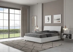 Lit coffre 140x200 avec tête de lit inclinée en frêne blanc Demas