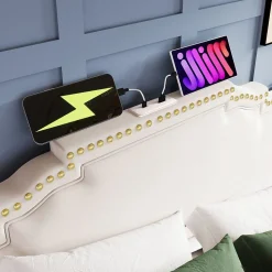 Lit coffre 160x200 cm en velours beige avec rangement hydraulique eclairage LED multicolore et ports USB C