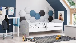 Lit d'enfant LUK avec barreaux 160x80 étoiles