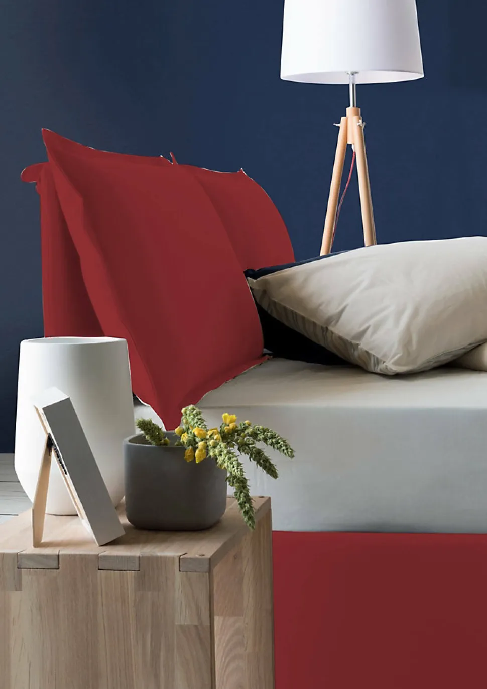 Lit double Arden, Lit coffre en tissu, Ouverture frontale, avec matelas 140x190 cm inclus, 100% Made in Italy, Rouge