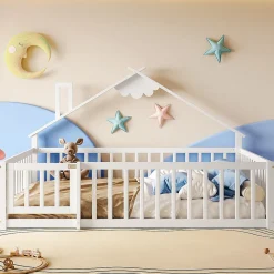 Lit enfant 140x190 cm - Lit avec barrières et design maison - Bois de pin et MDF - Sans matelas - Blanc