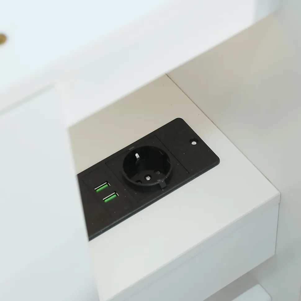 Lit Polster 140x200 cm avec rangement latéral, 2 lampes, prise USB, bois blanc, moderne