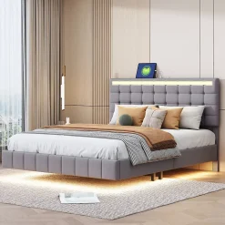 Lit rembourré 140 par 200 cm avec cadre flottant LED et tête de lit moderne en lin doux gris pour chambre élégante