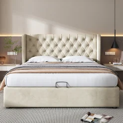 Lit 160x200 cm avec coffre et tête de lit haute capitonnée style Chesterfield en velours beige, cadre solide