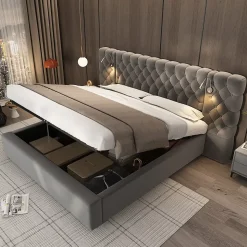 Lit 180x200 cm avec rangement hydraulique, tête de lit capitonnée en velours gris et liseuse intégrée