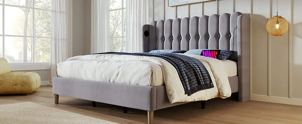 Lit 180x200 cm avec rangement integre et tete de lit tapissee en lin gris, station de charge USB et Type C